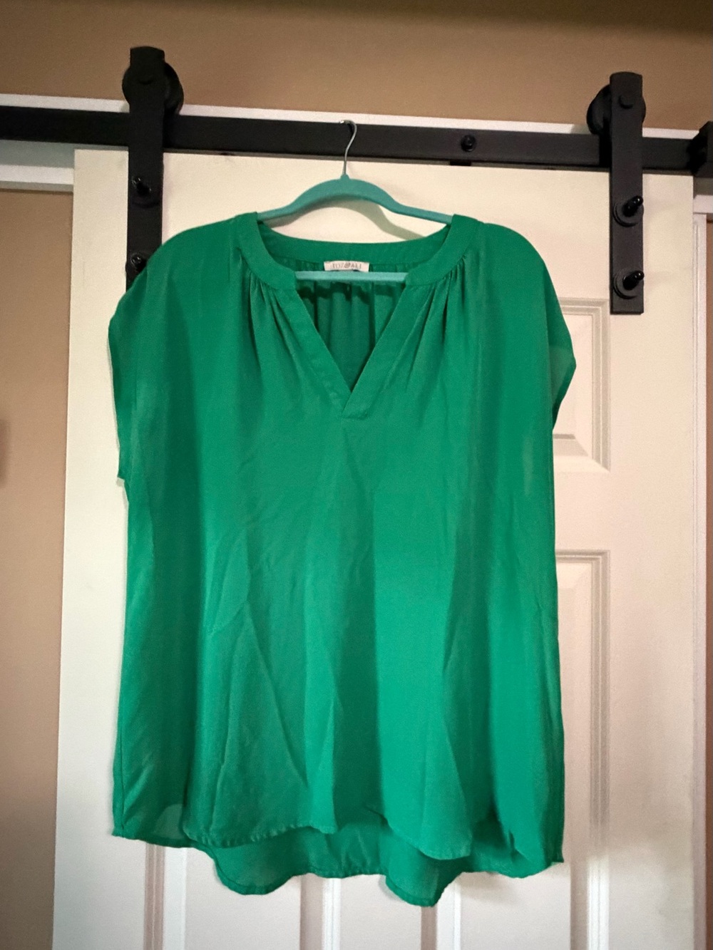Roz & Ali Emerald Green Split-Neck Blouse